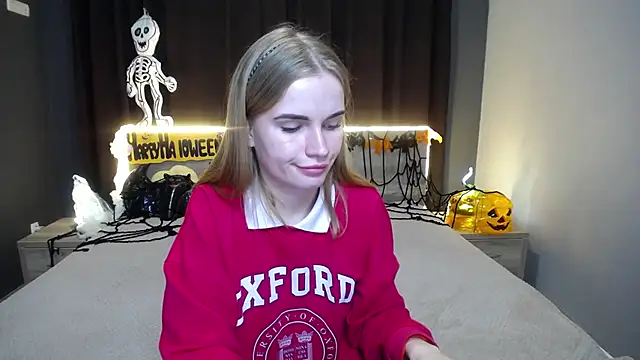 Snapshot of MargaritaKiss chatting on October 28, 2025, 8:33 pm MargaritaKiss online show from October 28, 2025, 8:33 pm