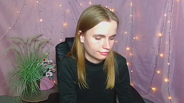 MargaritaKiss online show from May 1, 2026, 7:40 pm