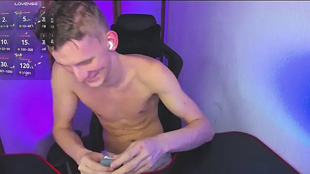 Snapshot of Brad_Maloney chatting on February 24, 2025, 8:25 pm Brad Maloney online show from February 24, 2025, 8:25 pm