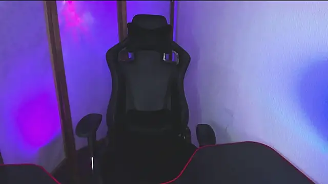 Snapshot of Brad_Maloney chatting on March 12, 2025, 11:01 pm Brad Maloney online show from March 12, 2025, 11:01 pm