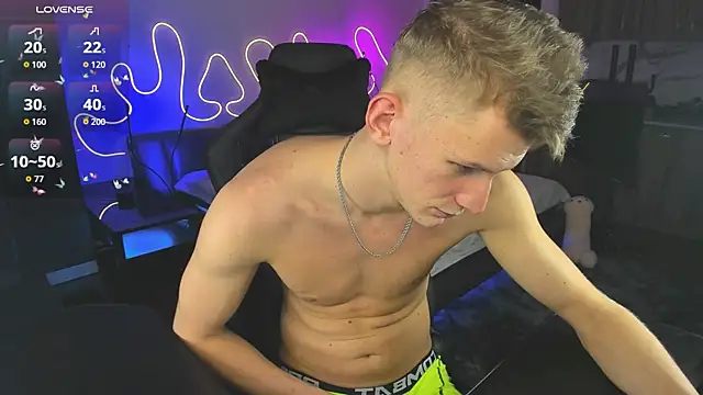 Snapshot of Brad_Maloney chatting on October 17, 2025, 7:38 pm Brad Maloney online show from October 17, 2025, 7:38 pm