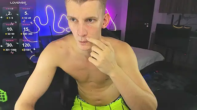 Snapshot of Brad_Maloney chatting on October 27, 2025, 8:02 pm Brad Maloney online show from October 27, 2025, 8:02 pm