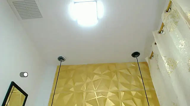 SexyJuliii21 online show from March 21, 2025, 3:44 am