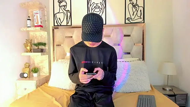 SexyJuliii21 online show from September 25, 2025, 8:23 pm