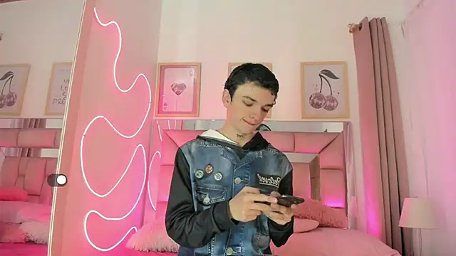 SexyJuliii21 online show from October 6, 2025, 10:18 pm