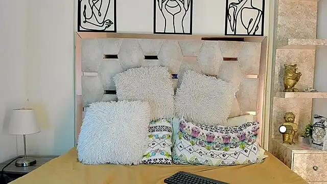 SexyJuliii21 online show from October 10, 2025, 10:58 am