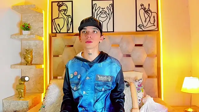 SexyJuliii21 online show from October 27, 2025, 5:44 am