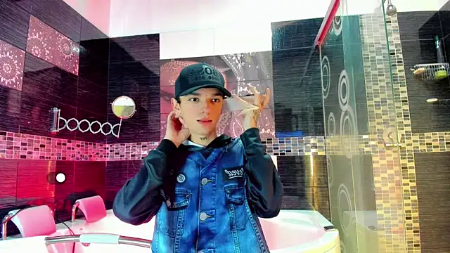 SexyJuliii21 online show from October 30, 2025, 9:48 pm