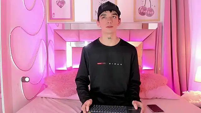 SexyJuliii21 online show from November 4, 2025, 10:42 pm