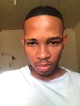 Snapshot of MixedItem chatting on October 24, 2025, 2:35 pm MixedItem online show from October 24, 2025, 2:35 pm