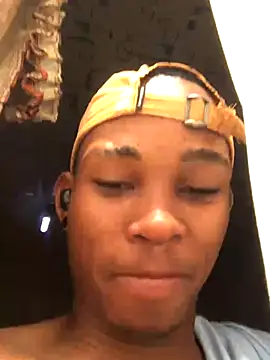 Snapshot of MixedItem chatting on November 5, 2025, 11:43 am MixedItem online show from November 5, 2025, 11:43 am