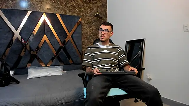 CodyWalkerR online show from February 14, 2025, 5:14 pm