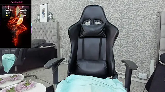 CodyWalkerR online show from November 4, 2025, 5:23 pm