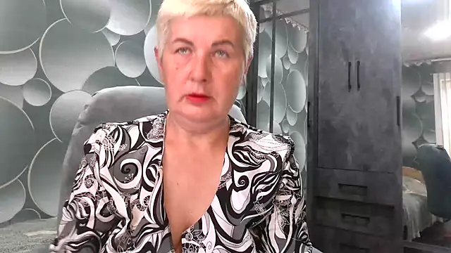 NicoleOlla online show from October 3, 2025, 4:53 am