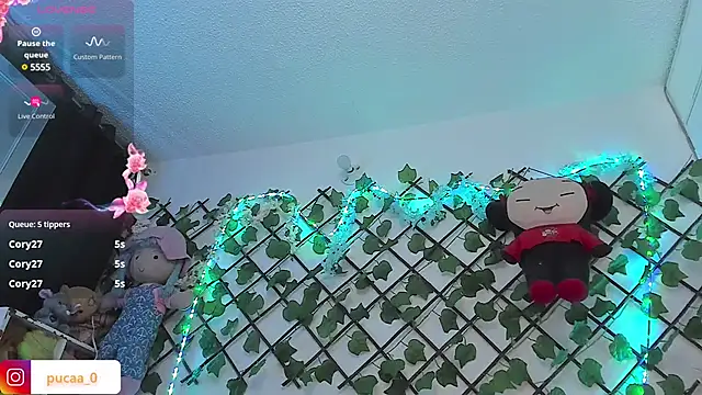 Snapshot of Pucaa_ chatting on December 16, 2024, 4:02 am Pucaa  online show from December 16, 2024, 4:02 am