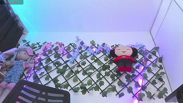 Snapshot of Pucaa_ chatting on December 23, 2024, 2:13 am Pucaa  online show from December 23, 2024, 2:13 am