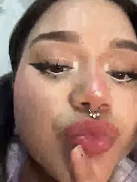 Snapshot of Pucaa_ chatting on October 16, 2025, 11:39 pm Pucaa  online show from October 16, 2025, 11:39 pm