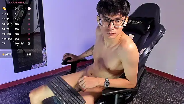 cute diego  online show from February 13, 2025, 2:56 am