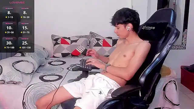 cute diego  online show from October 22, 2025, 11:04 pm