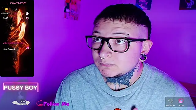 Snapshot of princeFtm chatting on November 7, 2025, 3:56 pm princeFtm online show from November 7, 2025, 3:56 pm