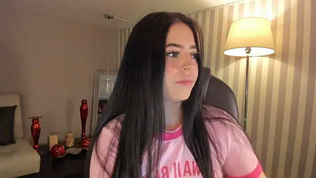 Snapshot of Maaiitee chatting on September 28, 2025, 3:17 pm Maaiitee online show from September 28, 2025, 3:17 pm