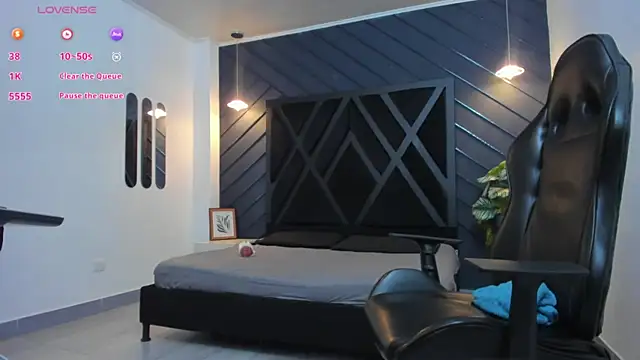 Liam Kleiin online show from October 18, 2025, 11:33 am