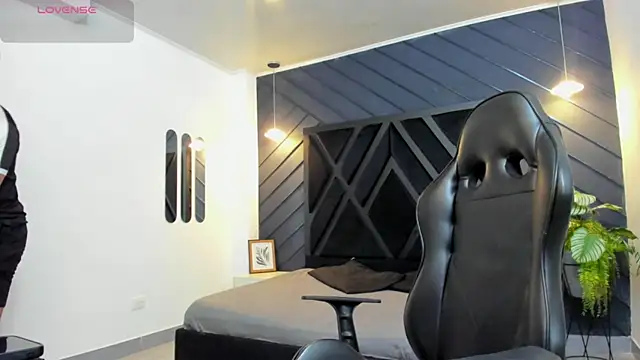 Liam Kleiin online show from October 21, 2025, 11:22 am