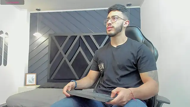 Liam Kleiin online show from November 13, 2025, 11:20 am