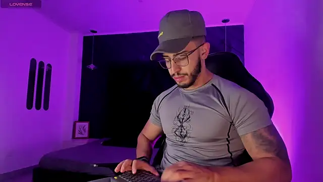 Liam Kleiin online show from November 14, 2025, 11:20 am