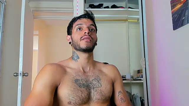 Snapshot of JuanBlade chatting on September 14, 2025, 5:12 pm JuanBlade online show from September 14, 2025, 5:12 pm