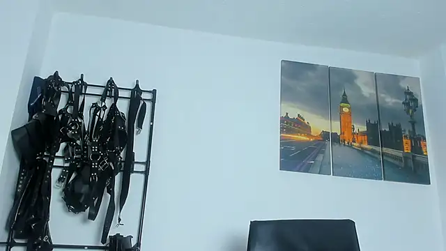 Snapshot of JuanBlade chatting on October 14, 2025, 1:23 pm JuanBlade online show from October 14, 2025, 1:23 pm