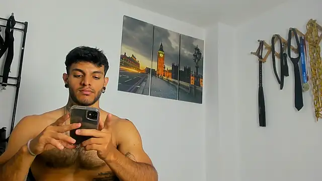 Snapshot of JuanBlade chatting on October 24, 2025, 2:13 pm JuanBlade online show from October 24, 2025, 2:13 pm