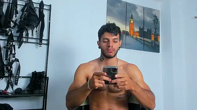 Snapshot of JuanBlade chatting on October 30, 2025, 5:35 pm JuanBlade online show from October 30, 2025, 5:35 pm