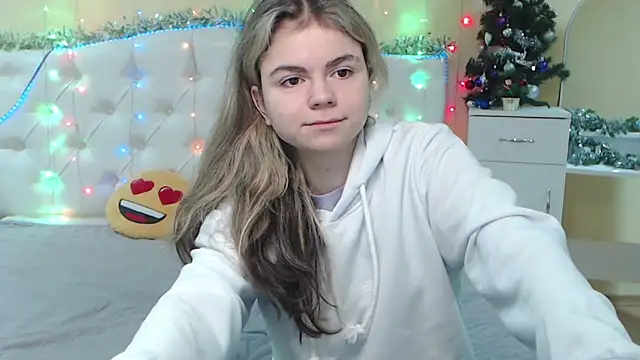 TinaRedly online show from December 13, 2024, 9:35 am