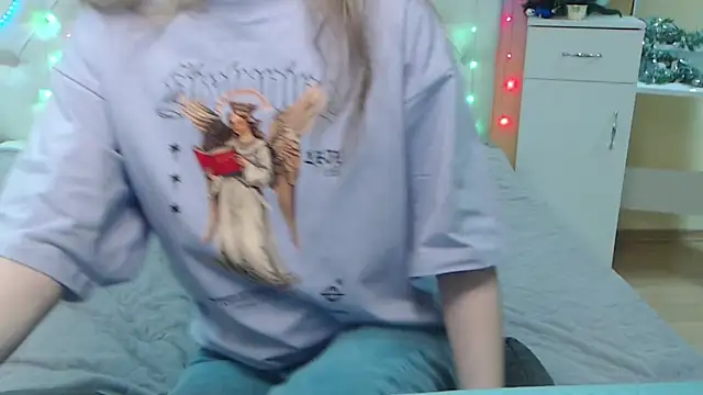 TinaRedly online show from December 13, 2024, 3:43 pm