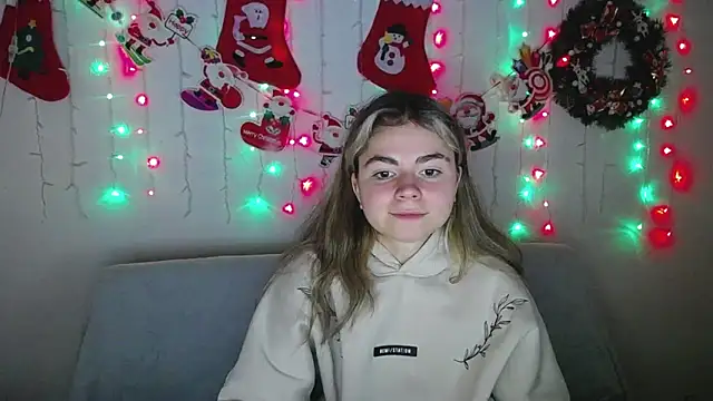 TinaRedly online show from December 14, 2024, 6:41 pm