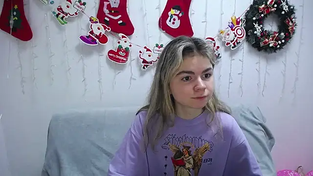 TinaRedly online show from December 18, 2024, 2:42 am