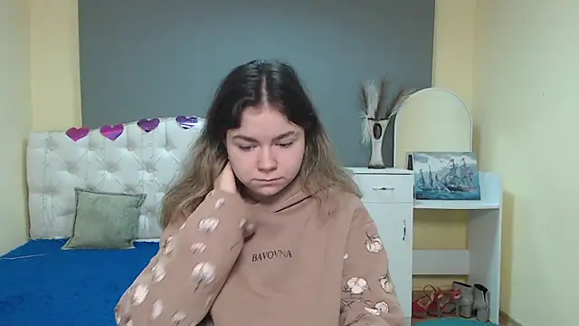 TinaRedly online show from October 12, 2025, 5:50 am