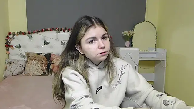 TinaRedly online show from February 19, 2026, 7:10 pm