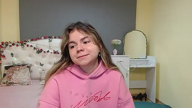 TinaRedly online show from March 24, 2026, 8:41 am