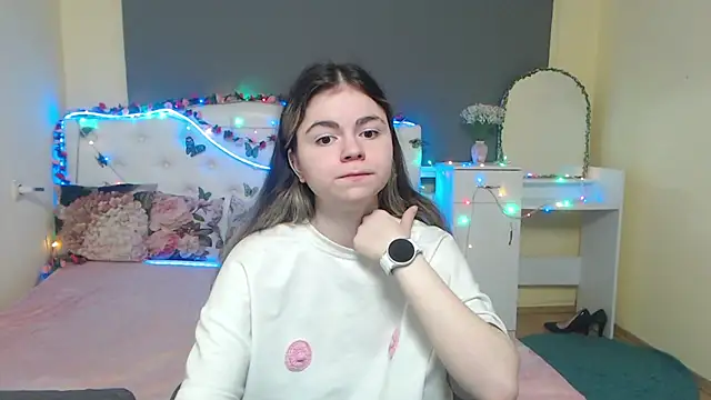 TinaRedly online show from May 3, 2026, 5:19 pm