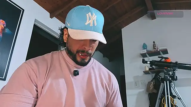 Snapshot of SilvaBranko chatting on February 24, 2026, 1:25 am SilvaBranko online show from February 24, 2026, 1:25 am