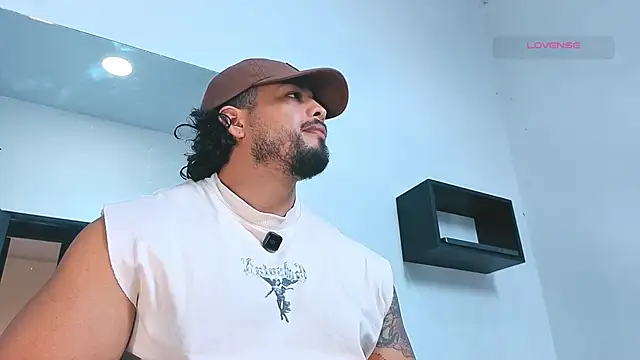 Snapshot of SilvaBranko chatting on March 8, 2026, 8:01 pm SilvaBranko online show from March 8, 2026, 8:01 pm