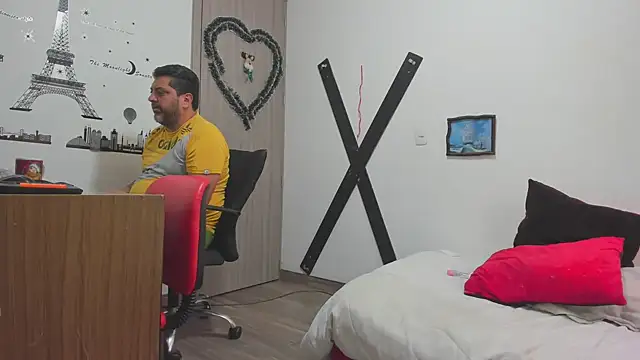 hotandfierylatinos2023 online show from December 29, 2024, 12:45 pm