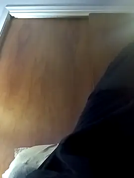 elmerfuddin87 online show from December 5, 2025, 2:36 pm