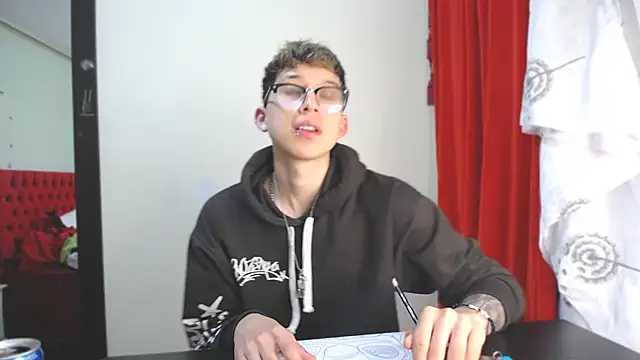 Snapshot of _Thomas_hot_ chatting on December 24, 2024, 5:23 pm Thomas hot online show from December 24, 2024, 5:23 pm