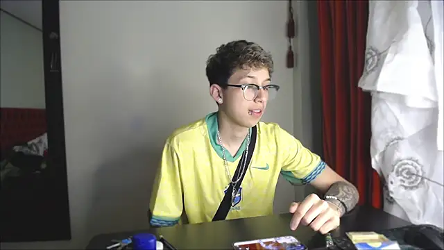 Snapshot of _Thomas_hot_ chatting on December 26, 2024, 9:37 pm Thomas hot online show from December 26, 2024, 9:37 pm