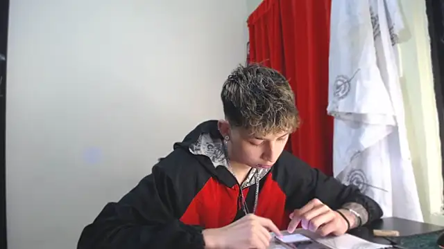 Snapshot of _Thomas_hot_ chatting on January 9, 2025, 9:37 pm Thomas hot online show from January 9, 2025, 9:37 pm