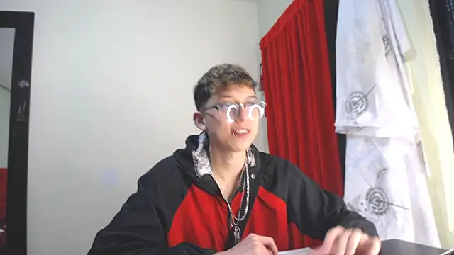 Snapshot of _Thomas_hot_ chatting on January 10, 2025, 11:08 pm Thomas hot online show from January 10, 2025, 11:08 pm
