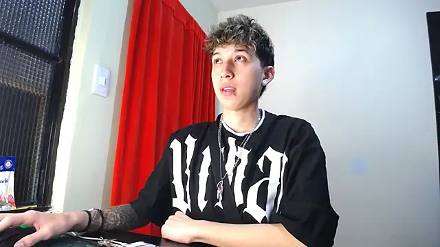 Snapshot of _Thomas_hot_ chatting on February 7, 2025, 6:56 pm Thomas hot online show from February 7, 2025, 6:56 pm